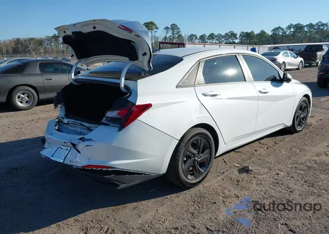 2022 Hyundai Elantra Sel z USA, uszkodzony, nr VIN 5NPLM4AGXNH060155